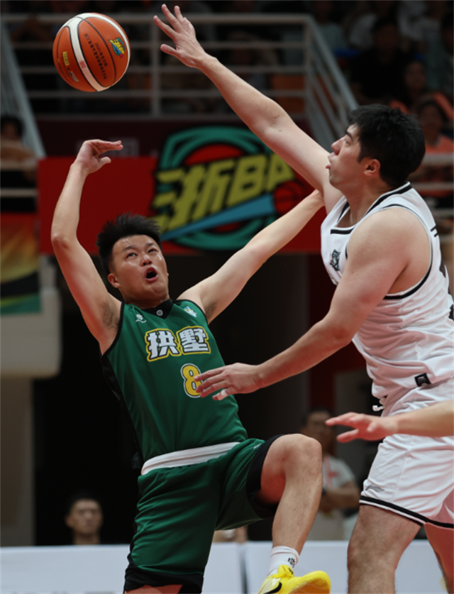 开云体育快速登录-赛前荷甲焦点战，浙江队外线爆发，球迷炸锅，身体对抗强度拉满(二战三种适合中国的山炮)