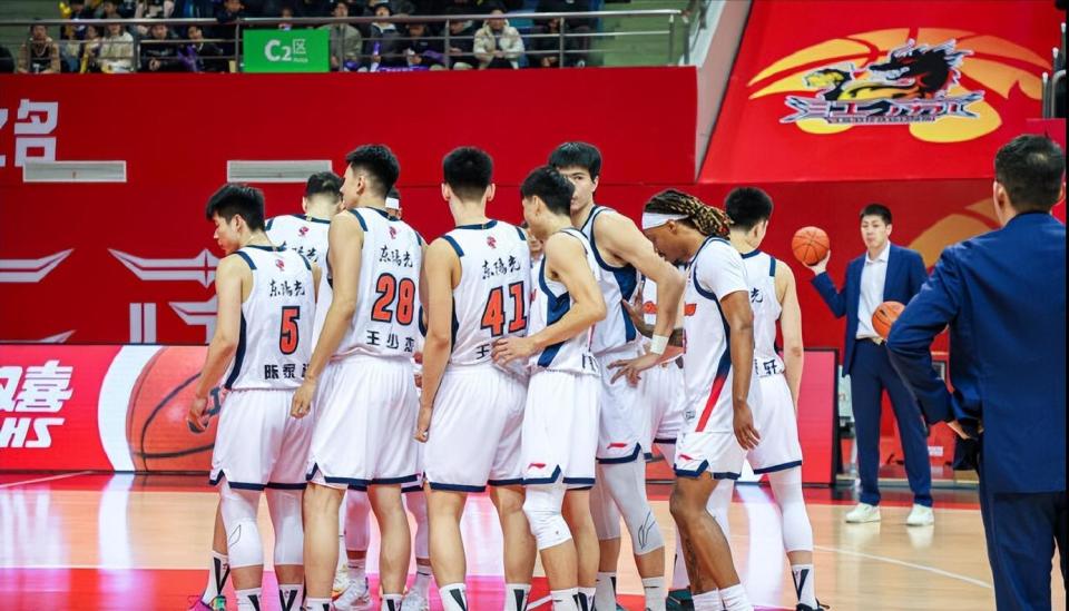 太狠了！赛前广东宏远调整名单以备NBA季后赛窗口期巴塞罗那调整名单以备NBA常规赛，集结日上海久事备战德甲的简单介绍